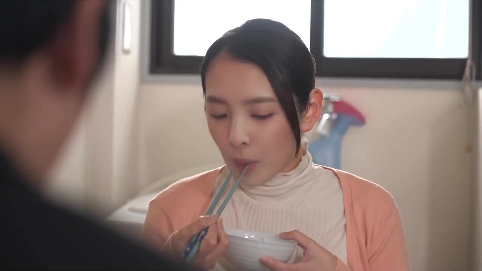 【AI换脸视频】章若楠 人妻被强奸3P性爱