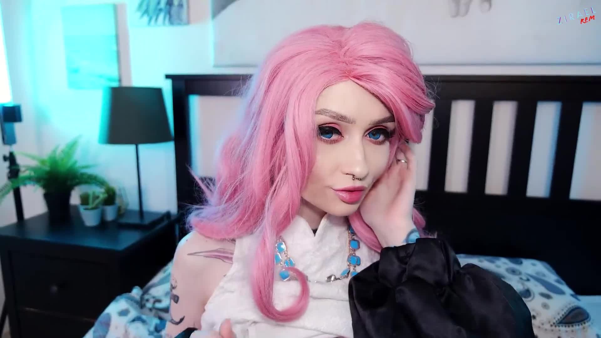 0011 - Seraphine KDA is looking for real cock to fuck slutty pussy - CUT version (ph6277f6afe0729)