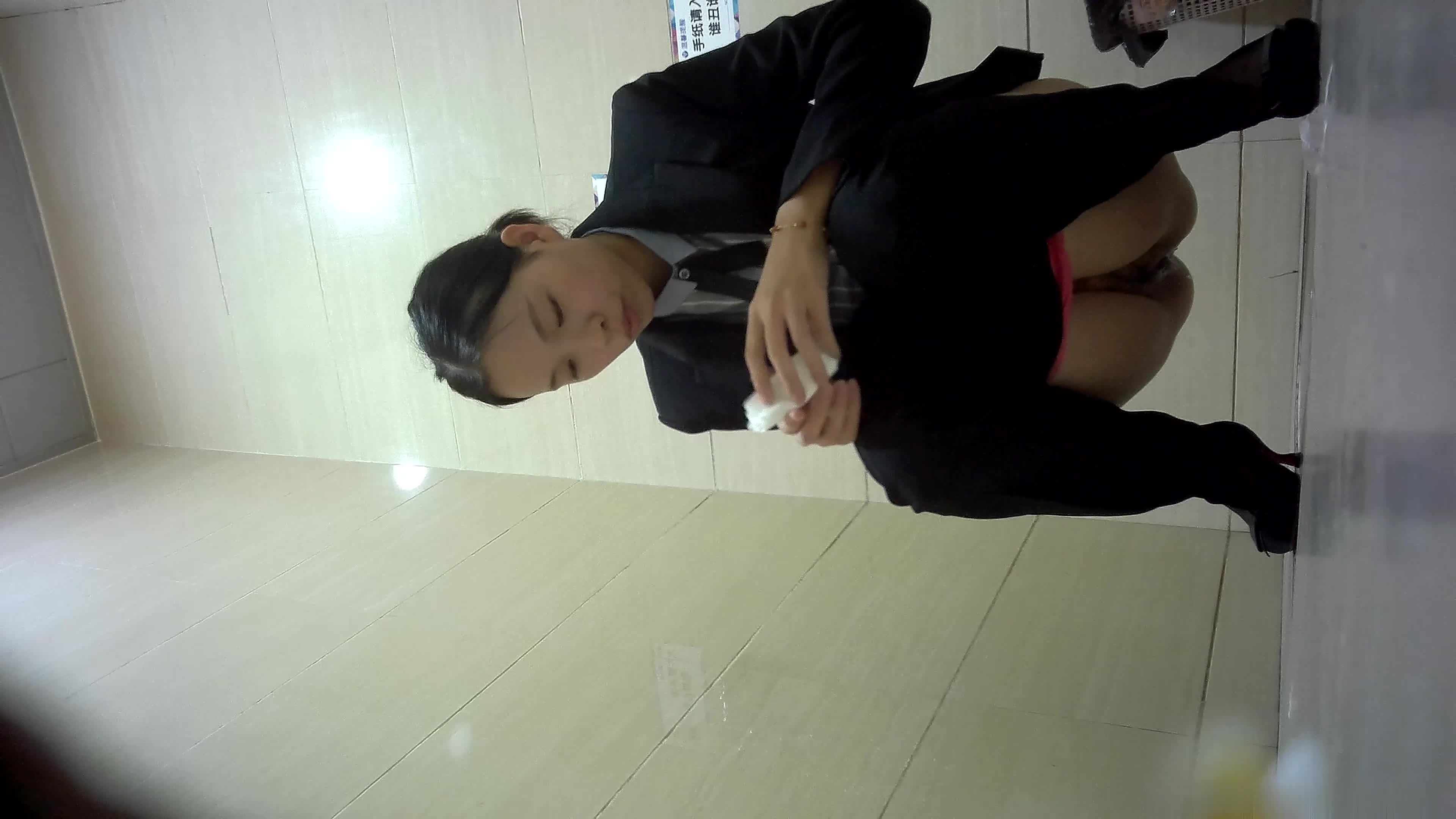 商场女厕偷拍珠宝专柜的制服高跟小姐姐的大肥鲍