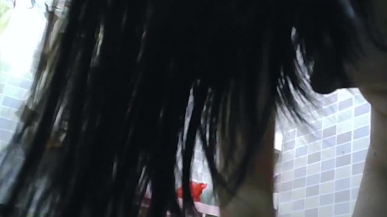偷拍表姐来我家洗澡 逼毛浓郁一对Q弹十足的竹笋奶在胸前晃荡眼晕