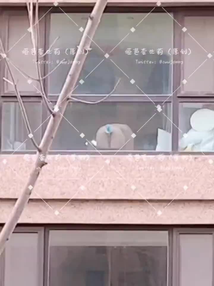原创反差婊，精盆母狗，推特巨乳肥臀淫妻【姬芭查比莉】订阅私拍，公园超市户外人前露出啪啪呻吟声让人受不了 (1)