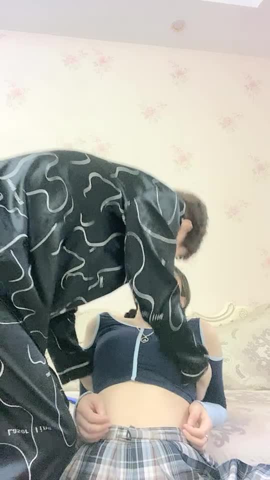 江苏极品小情侣小熊维尼拍摄手法不断提升 胸型完美 软萌可爱