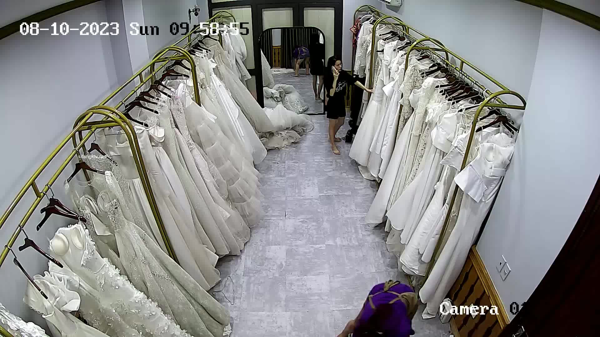 ★十二月最新流出【 破解摄像头】婚纱摄影店 多位新娘试婚纱新流出【 破解摄像头】婚纱摄影店 多位新娘试婚纱 (2)