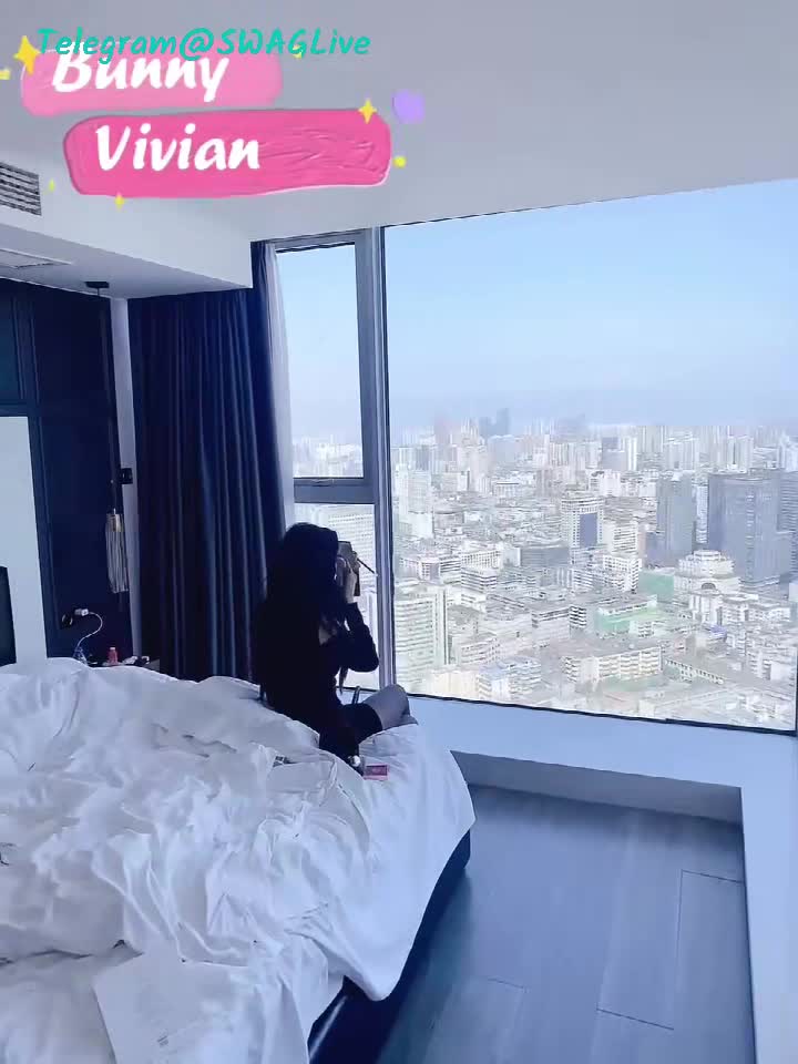 美腿尤物极品反差女神【Vivian】 超薄黑丝顶进小BB，隔丝艹小姐姐逼逼 几下就顶的白浆泛滥了