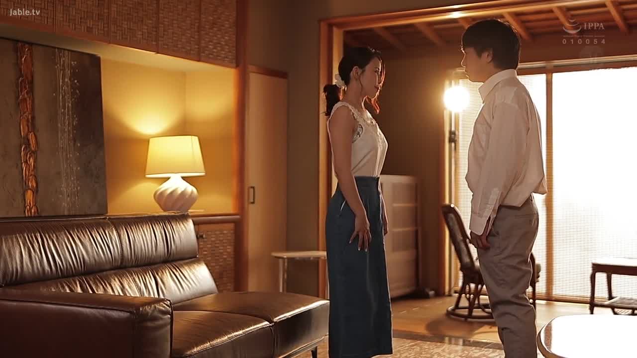 ROE-225 那个时候的吻，扭曲了我和义弟之间的关系，唾液纠缠的成人性爱。 
#水野优香 #中出 #巨乳 #人妻 #熟女