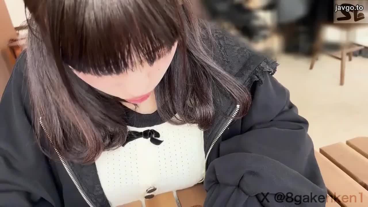 番号:FC2-PPV-4405889     发行日期: 2024-04-26标题：【首次，无删减】身材矮小合法》。 - - 她美丽的乳房让她用可爱的手势感受到性的快感，我将精子注入她湿润的阴部