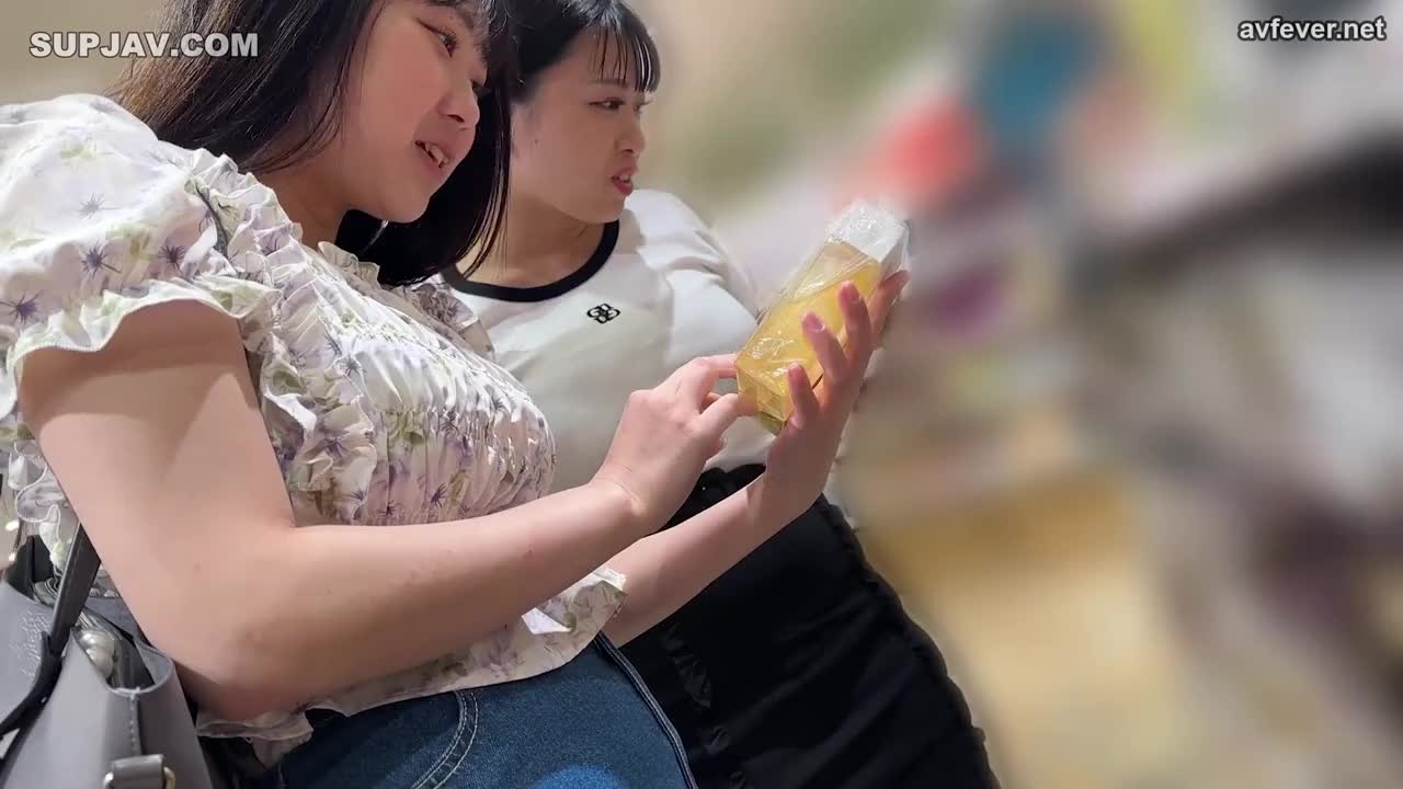 番号:FC2-PPV-4436891     发行日期: 2024-05-22标题： 脸太无辜的中出性爱