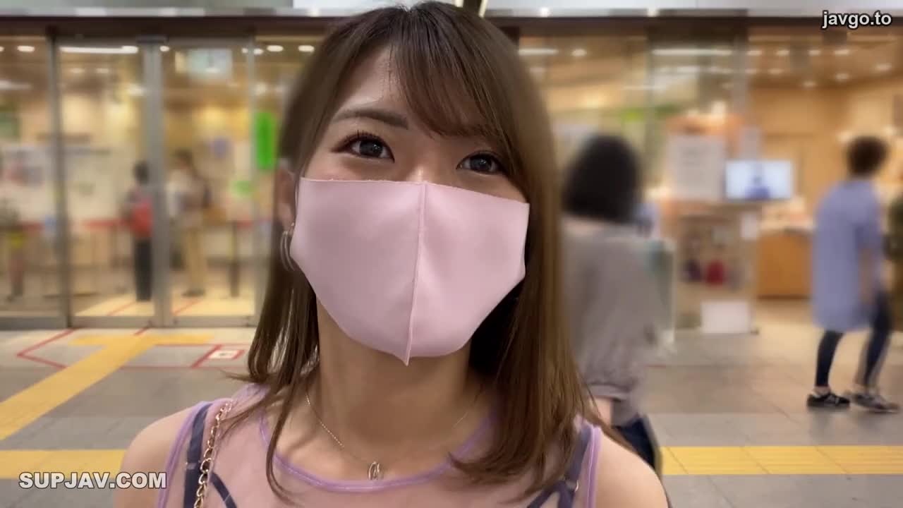 番号:FC2-PPV-4373579    发行日期: 2024-04-05标题： 超危险最强小胸 情色可爱之外的“小恶魔型”保育老师21岁 吞精＆面部大量射精