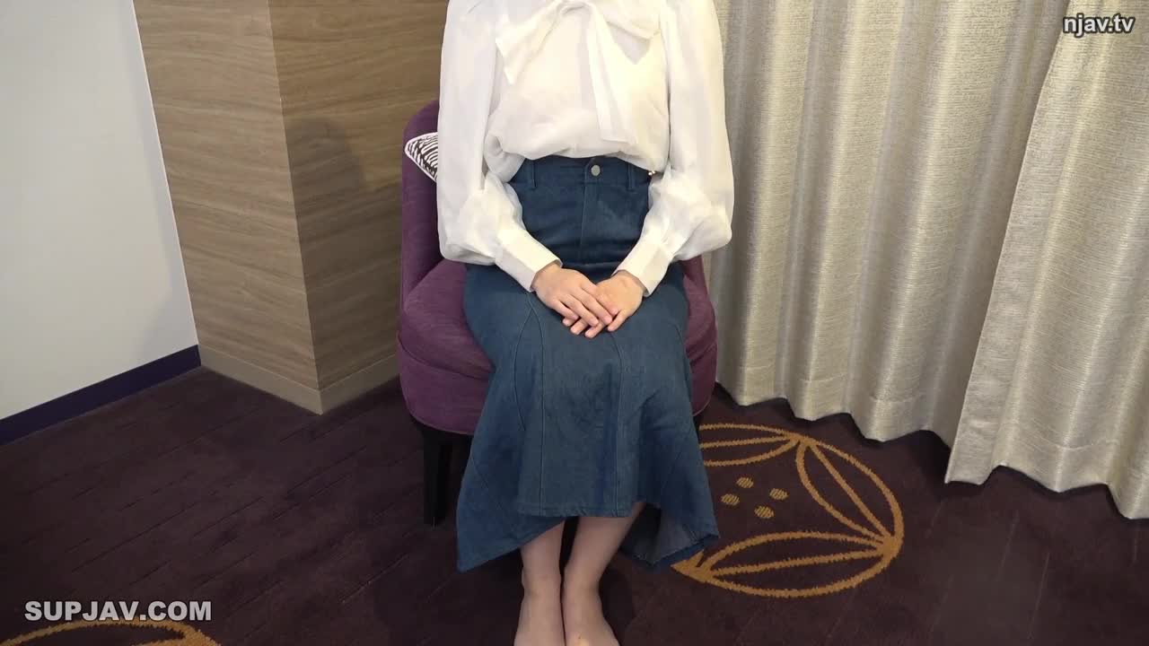番号:FC2-PPV-4376961    发行日期: 2024-04-07标题：清纯白皙美女，巨乳G罩杯。 - - 她是一位苗条美女，一位聪明的日__语老师，拥有凹版般的身材。 - - 第二轮大量中出，3次面部大量射精的特别补充训练！
