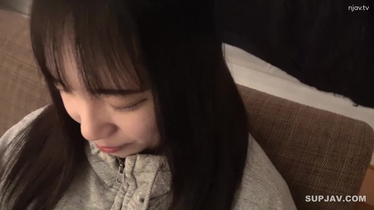 番号:FC2-PPV-4345407    发行日期: 2024-03-18标题：[奇闻趣事_中出] 生完__后，没有恢复风采，不再受丈夫对待的年轻妻子变成了女主人，变得散漫，本该 - 因奇闻趣事而受到惩罚