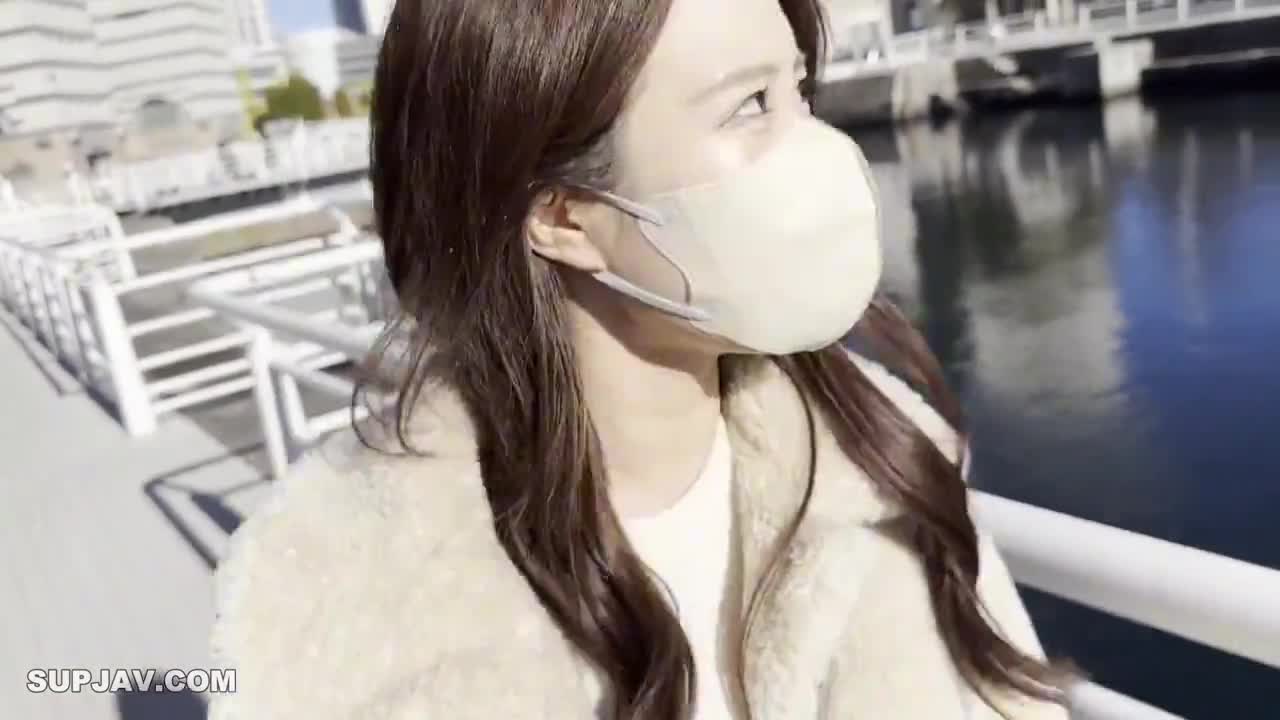 FC2-4210439 #无码 奇迹般地摘下口罩。就职活动中的颈美身材诱惑着中年小鸡鸡!用出了的美乳摇晃着。#FC2 #素人 #口交 #后入 #好身材 #极品 #真实