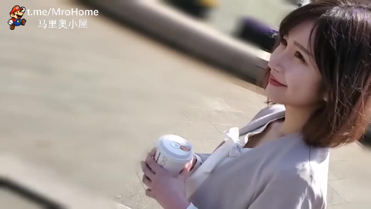 标题: 145cm皮肤白皙的大小姐。下町散步约会被连续内射主演：#145cm皮肤白皙的小姐姐类别：#日本 #无码 #FC2标签：#私人摄影 #贫乳 #少女 #无毛 #中出 #内射 #嫩乳 #嫩穴 #后入 #口交番号：FC2-PPV-1785524 #ペリカ简评：这个视频里就已经把阴毛刮干净了，白虎看起来好看了很多。女主总共有11部目前就发两部露脸的吧，其他的都戴口罩只是口交的时候露下脸，就放资源库先