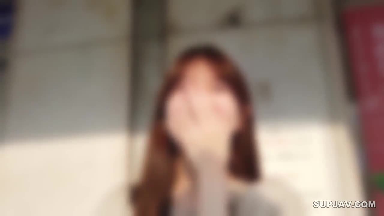 FC2-3766973 #FC2 #无码 #素人美丽的身体让人忍不住不经意地欣赏。 可爱与色情的最强混合体！连续2次口交中出！#可爱 #无毛 #美乳 #抠逼 #连续内射