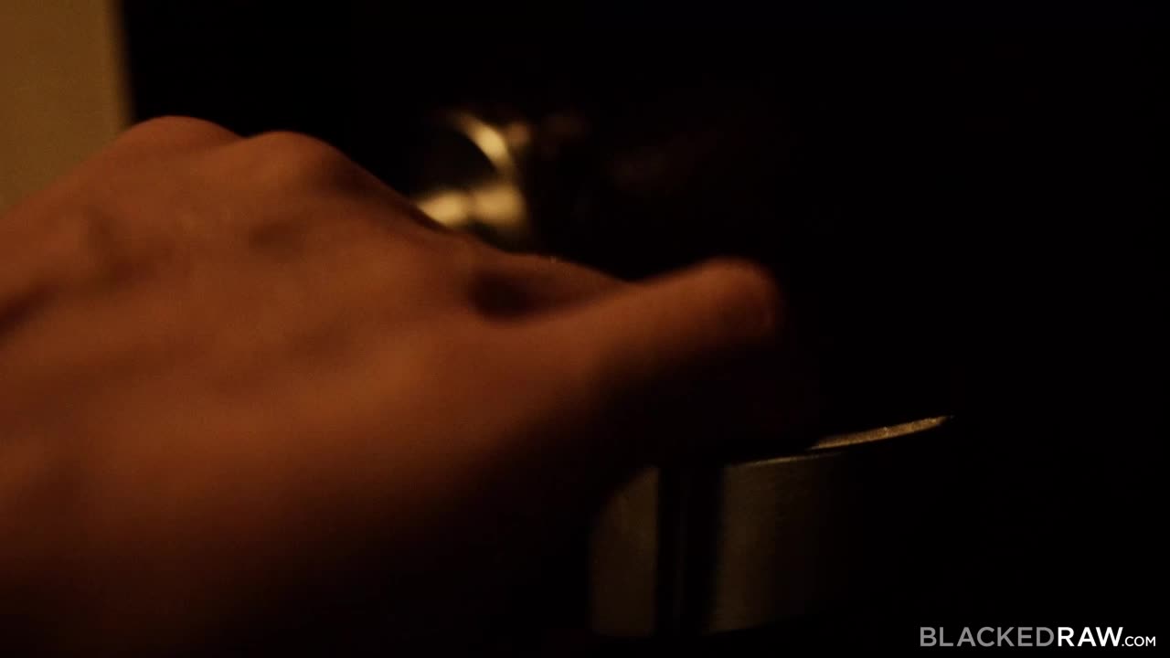 BlackedRaw.24.01.15.Gizelle.Blanco.Sexy.Cheater.Afraid.She.Cant.Take.BBC