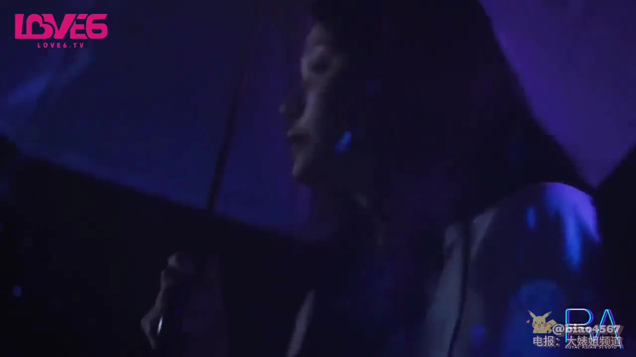 国产Av（新白蛇传：白娘子榨干登山背包客）女主不是很漂亮，但演出了蛇妖的妖娆和妩媚，骚气十足 #无码 #国产 #剧情