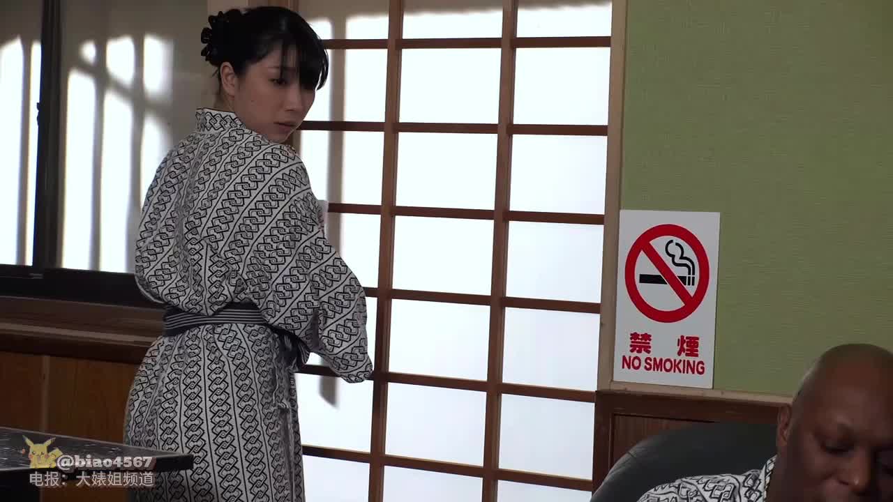 温泉旅行，跟两个大黑牛住温泉酒店，娇嫩妹子大战两个黑人猛男，场面激烈，画面刺激 #无码 #媚黑 #3P #精神小妹