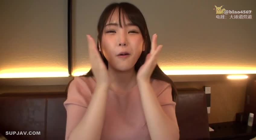 女主脸蛋红红的，逼鼓鼓的，比神木丽好看，我之前发过一部她的，颜值很高 #无码 #fc2 #精神小妹 #御姐
