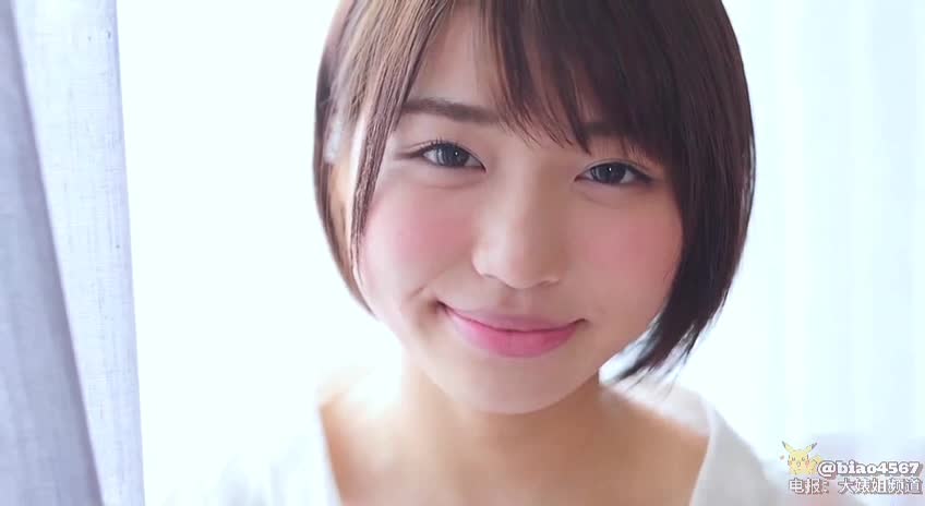 短发妹子18岁的处女之作（上集）后来胸大了，屁股也翘了，经常演健身教练，妹子现在已经很红了，这是她18岁首次出演，还有点生涩，我发过她的好几部作品， #无码 #萝莉 #精神小妹