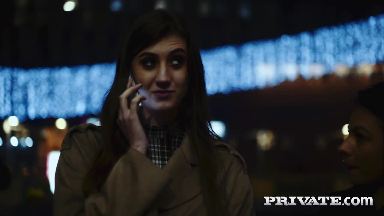 Private.20.02.28.Lina.Luxa.And.The.Waiter