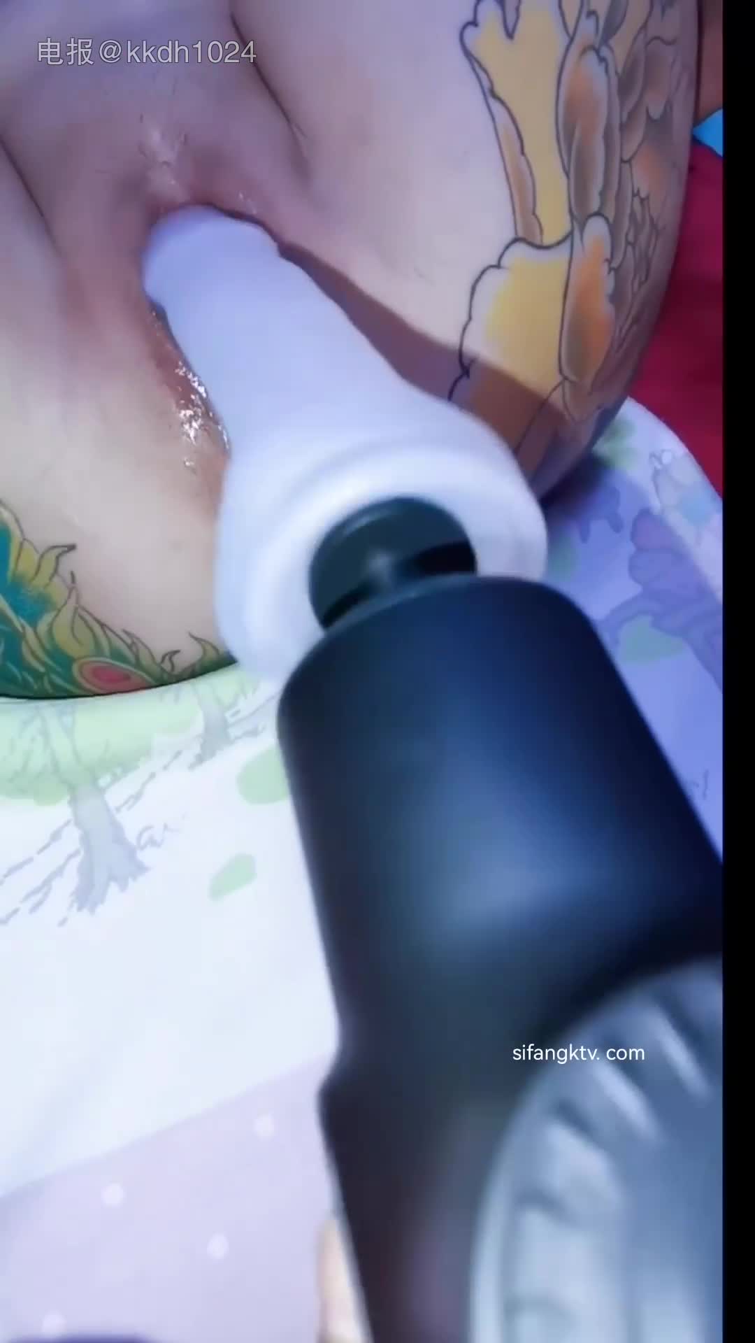 重口夫妻，乳钉阴环满背纹，极品大奶反差骚妻【风云彩虹】扩肛啪啪内射，道具紫薇，双洞调教 45V #露出 #乳钉 #阴环 #巨乳 #骚妻 #扩肛 #双洞 #调教 #风云彩虹 电报群搜 ，认准唯一中转站 5