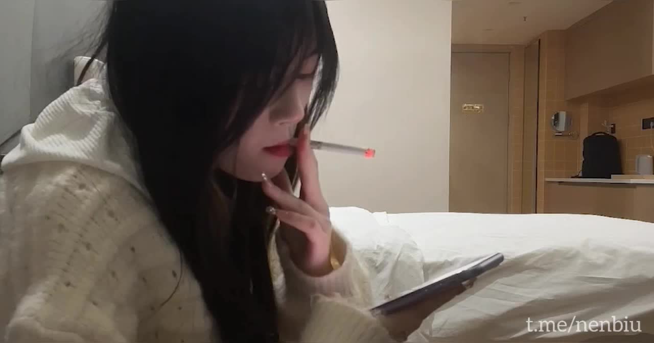 #嫩屄少女 #顏值婊 #偷拍 #按在床上多體位猛幹