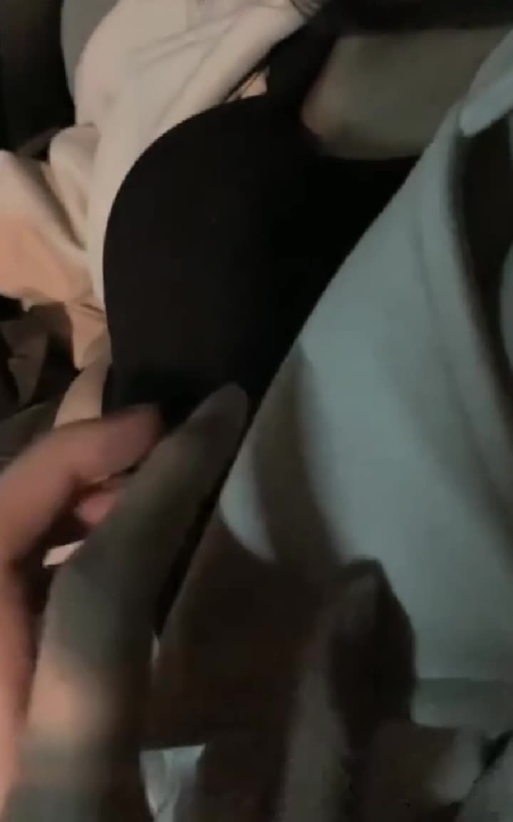 约垂涎已久的小姨子吃饭_故意灌醉_实在忍不住带到酒店给办了_看逼逼应该被操的不多#乱伦 #美乳
