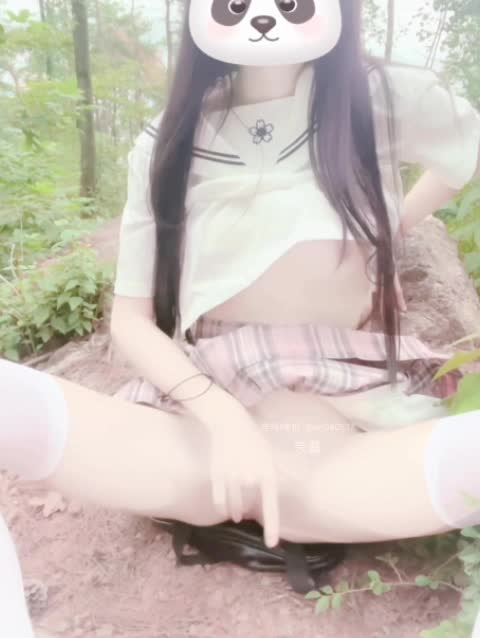 极致反差萝莉 自摸插穴 BB超粉嫩作者：奈酱