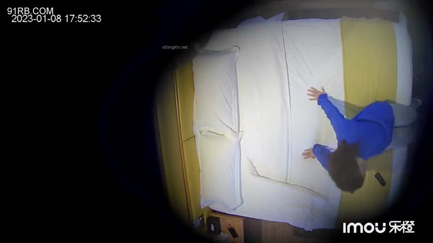 乐橙酒店新片速递，老哥下班迫不急待和单位少妇女同事开房偷情草到打电话的姐姐表情销魂 #偷拍视频 #酒店偷拍 #酒店摄像头偷拍 #摄像头偷拍 #国产偷拍️@TBBAD