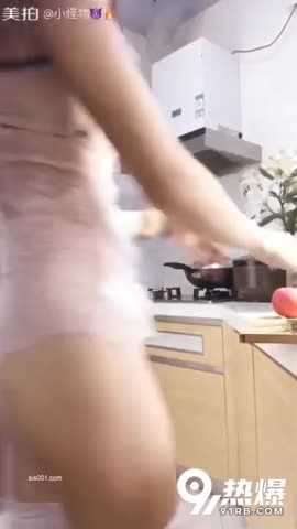 漂亮美女 今天约个小帅哥到家里吃饭 快点骑我呀 身材不错 饭没吃在厨房上车了 操的香汗淋漓 差点内射 射了一奶子 #国产自拍 #国产 #国产视频 #国产自拍 #自拍 #自拍视频️@TBBSO