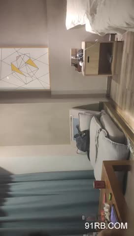 【胖子传媒工作室】知性美少妇欲拒还迎，羞涩与妩媚并存，淫声浪语挑逗小伙，对白精彩有趣 #偷拍视频 #偷拍 #国产 #国产偷拍️@TBBSP