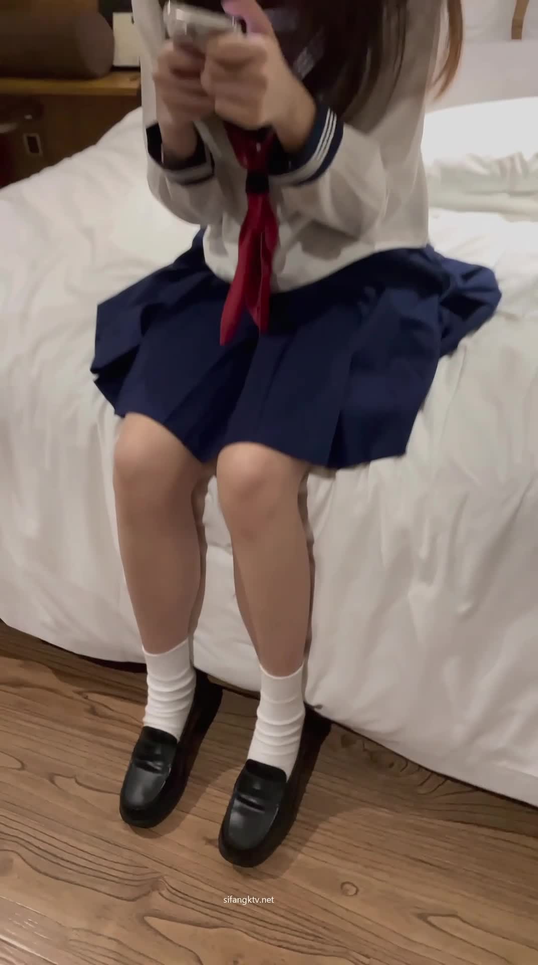 3932