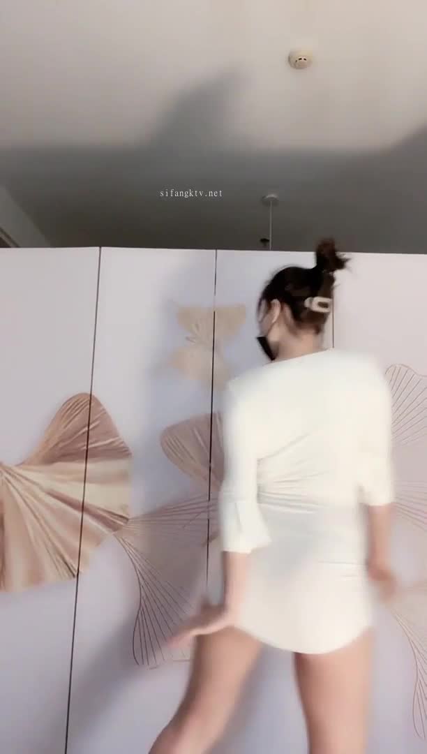 #小阿姨 #抖音 #极品美臀翘臀网红 会议室私播 擦边舞