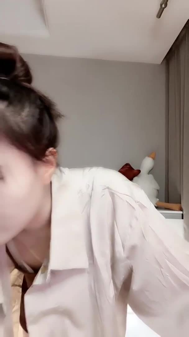 #小阿姨 #抖音 #极品美臀翘臀网红 会议室私播 擦边舞