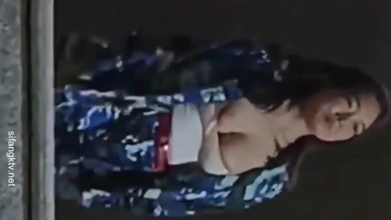 名校风华录 某高校 军训 新生舞蹈才艺表演大奶子抖出来走光，收集了几个角度的视频 共4V作者 #名校风华录标签 #吃瓜 #涩舞