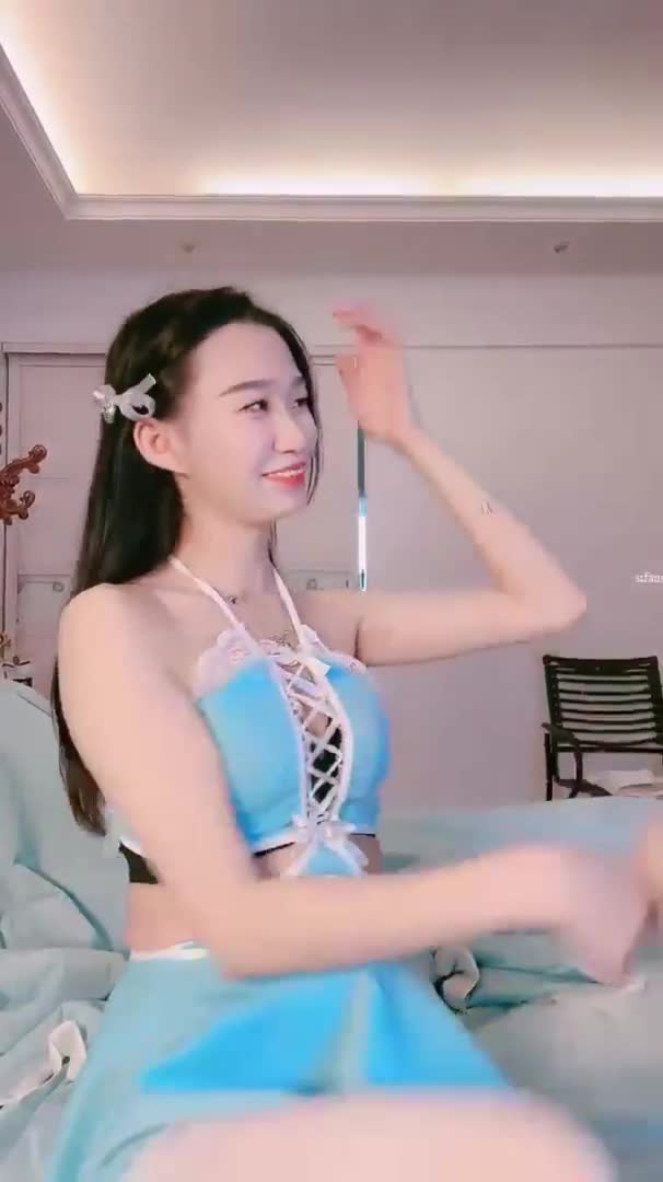 【#反差姐妹花】香艳4P淫乱 大奶新人加入！3女舌吻互舔自慰轮插