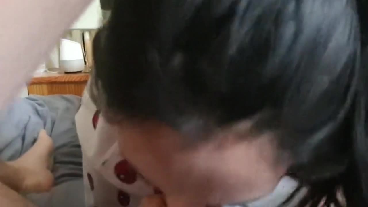 口爆 留学美女王X莉 性爱自拍啪啪泄密流出, 肏完嫩穴还射她脸上舔干净