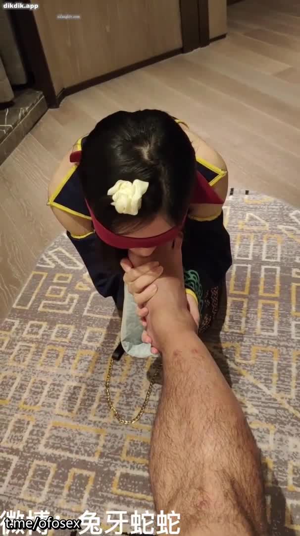 泄密福利 露脸才是王道 小红书 抖音 微博极品网红美女嫩妹【兔牙蛇蛇】不雅自拍合集 人前清纯人后放荡 极度反差