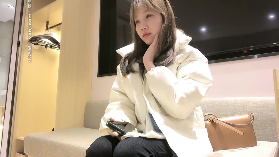 高价网约极品学生妹兼职，清纯邻家乖乖女，粉嫩苗条舌吻不断，近景调情啪#探花精选 #学生妹 #偷拍 #高清原版