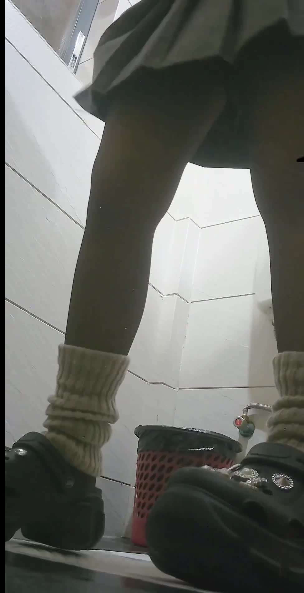 厕拍-商场商场女厕 全景 偷拍多位高颜值小姐姐 各种小嫩鲍完美呈现