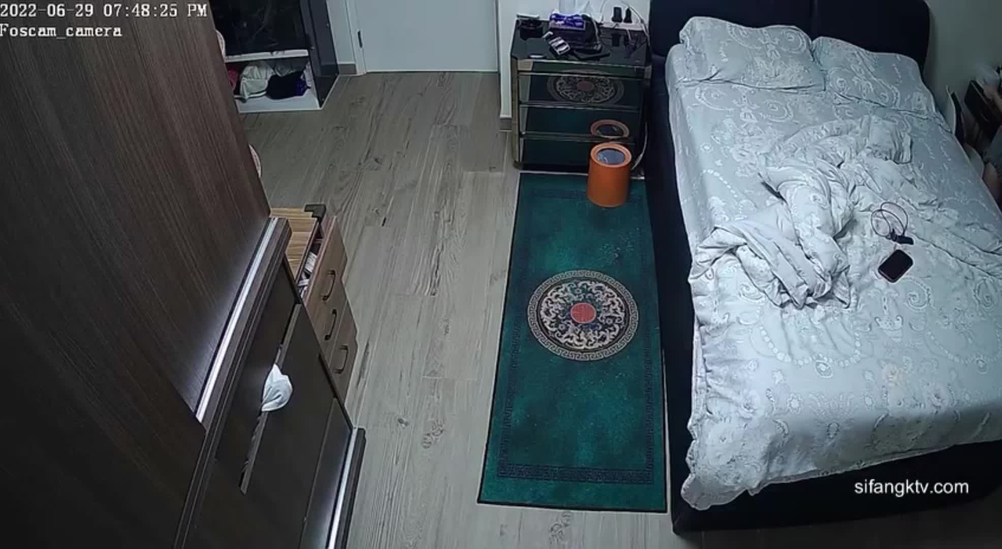 家庭监控破解 纹身男跟极品美少妇