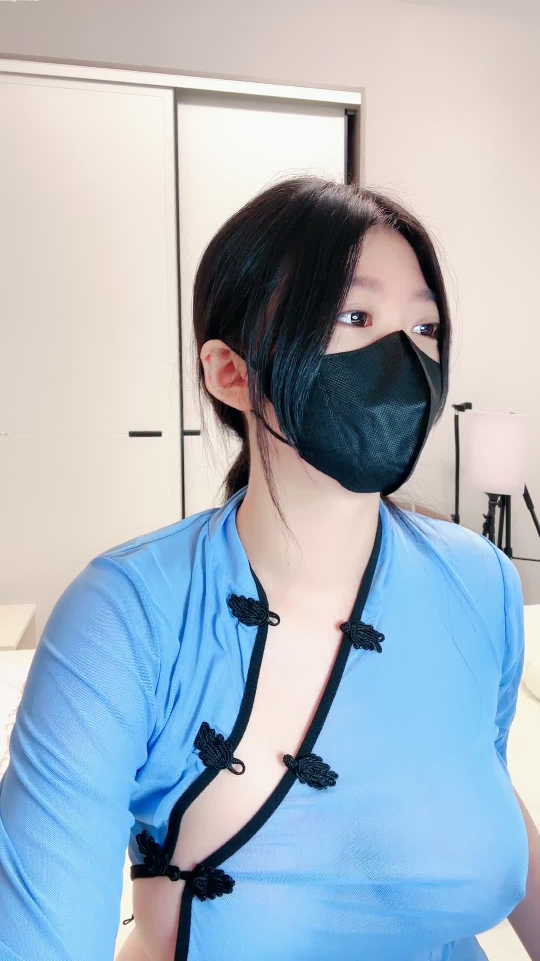 #直播 半糖  坦克 巨乳大e 最新