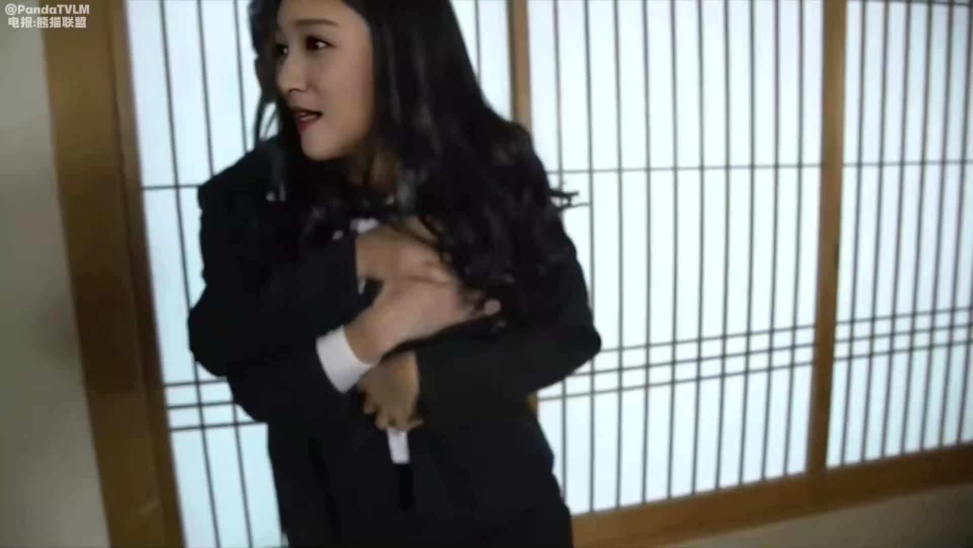 #AI明星换脸 #关晓彤关晓彤 女教师家访，不料被人奸 性感大长腿黑丝教师