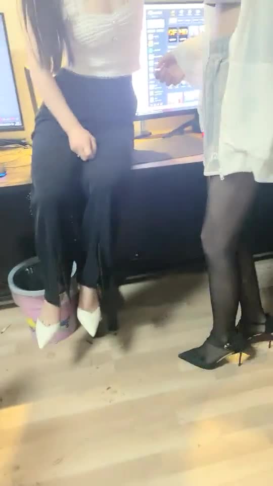 包厢激战【泽美】超正点闺蜜爆裂黑丝极品美腿蜂腰在电竞椅上老汉推车特别带劲 #国产 #自拍 #反差 #直播
