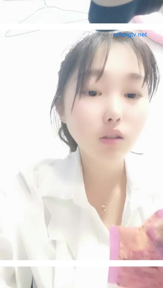 #直播 小骚狐狸 小骚狐狸是学生妹 上课偷拍老师 偶尔漏一次奶 回家啪啪啪 会员需求 18