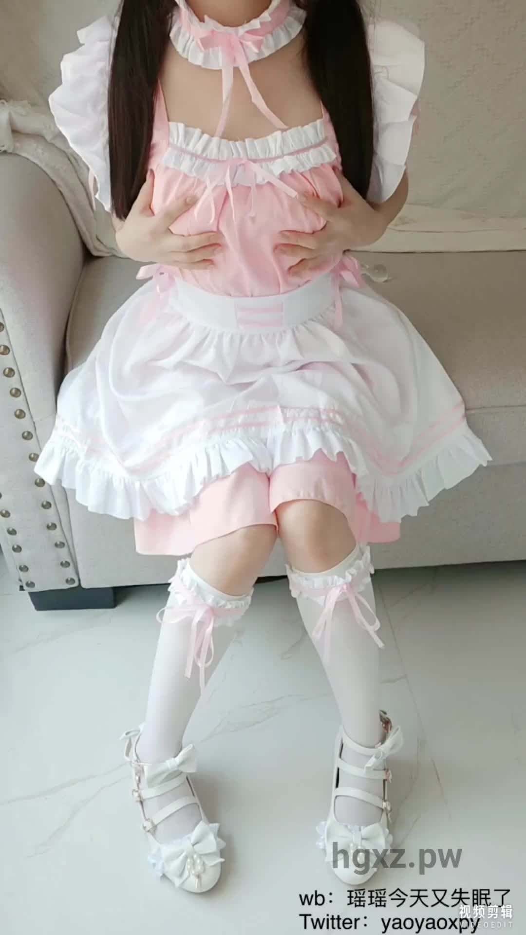 粉色女仆#白桃少女 #白虎 #自慰 #萝莉 @loliruawo~奇妙的反差，每次看到这种服饰都会有一种淫乱小公主的感觉，这种应该算女仆装，还是公主裙，还是洛丽塔呢？不太懂这种衣服️聊天群     万能搜索️点我一键订阅茶话会全服务