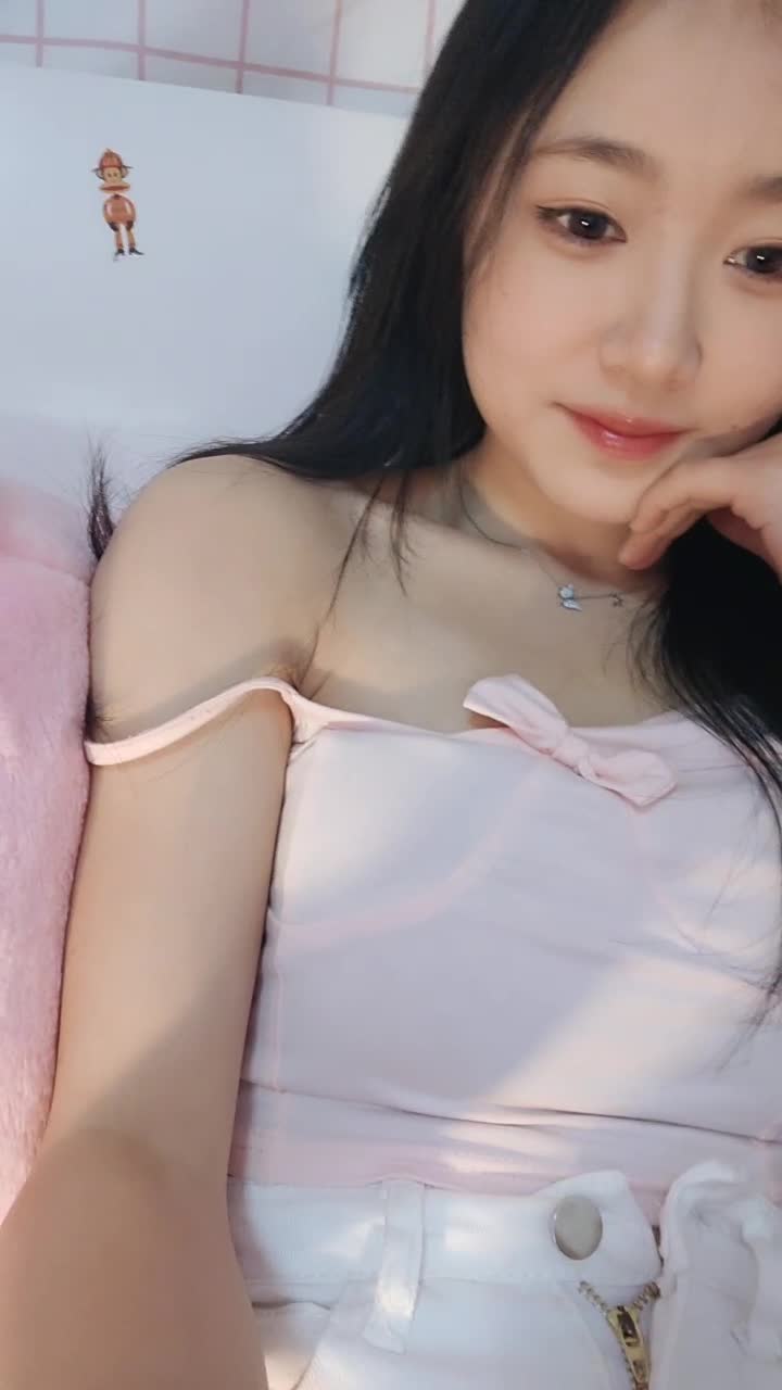 高颜值妹子，全裸道具自慰，手指掰开阴唇按摩刺激阴蒂，直播洗澡 #国产 #自慰