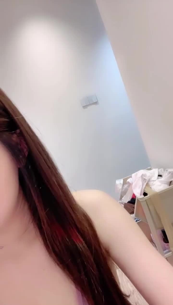最强下海女神！明星级别的9分超高颜值，S极品尤物身材 完美的美乳翘臀，初次下海就如此大尺度！ #国产 #萝莉 #反差