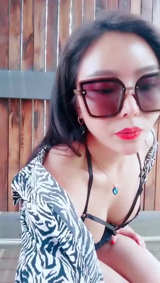 户外勾搭美娇娘景区凉亭情趣诱惑勾引幸运大叔例假刚过急需肉棒爆菊口爆吞精全是拿手绝活 #国产