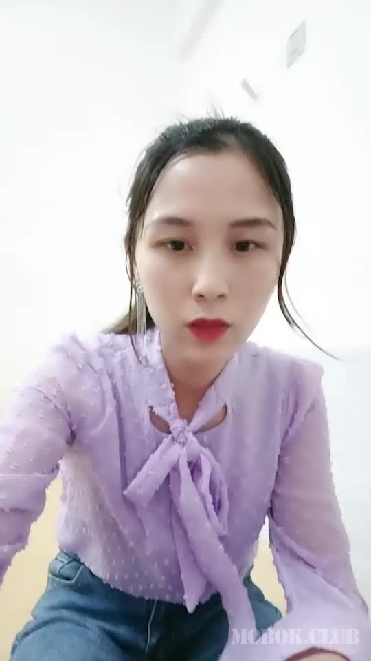 良家美少妇,、长相、气质、穿着都很良家,放下心理负担,脱下衣服露光