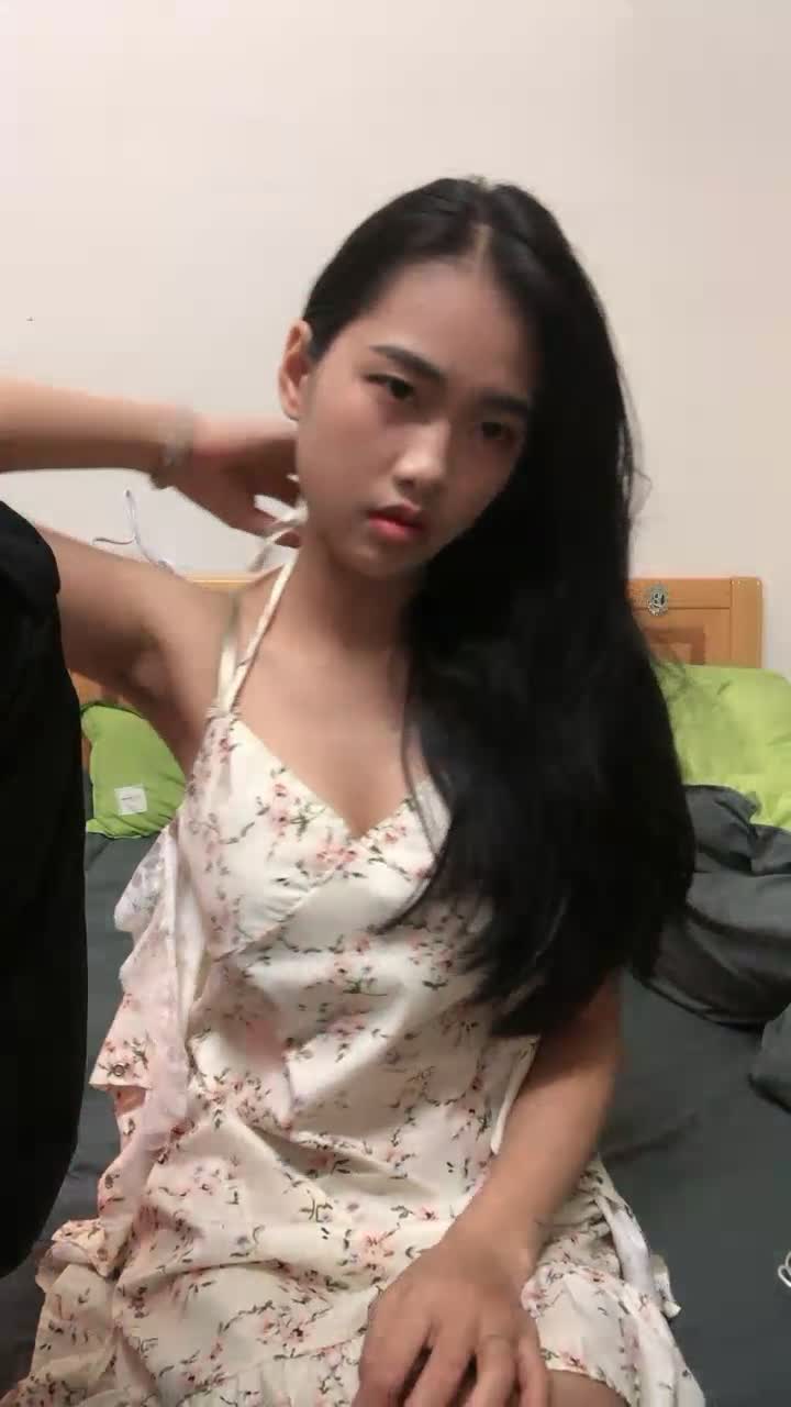 美乳文静小姐姐，男友居家操逼，一对美乳又大又挺，骑乘自己动，后入姿势爆操 #国产 #反差